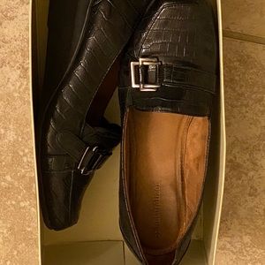 Shoes - Naturalizer’s - size 9.5 - Black & Brown.